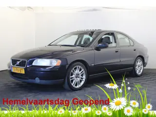 Volvo S60 2.0T Momentum |Pano|Trekhaak| (bj 2005)