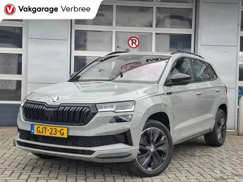 Škoda Karoq 1.5 TSI ACT Sportline Business | Navigatie/Android/Apple Carplay | LM Velgen 18" | Voors