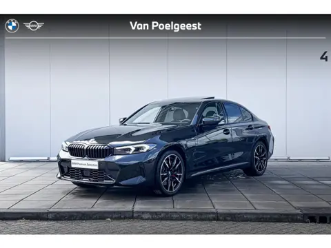 BMW 3 Serie Sedan 330e M-Sport Glazen Schuifdak / 19 inch / Active Cruise Controle | Huisselectie 25
