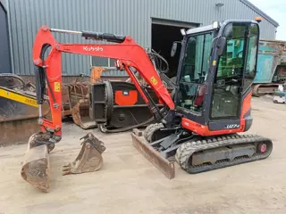 Kubota U 27-4 mini graver excavator bagger 2,7 ton CE
