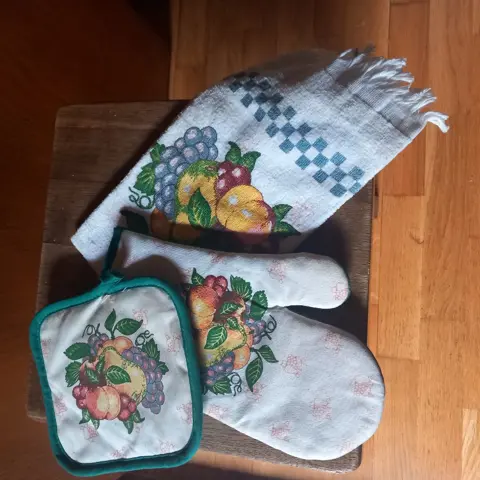 keukenset: nieuw - ovenwant, pannenlap, keukendoek