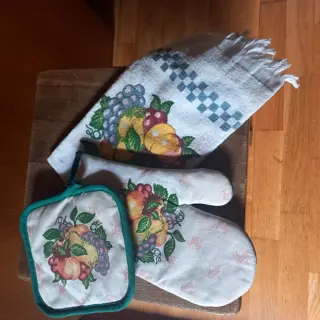 keukenset: nieuw - ovenwant, pannenlap, keukendoek