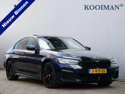 BMW 5 Serie 545e xDrive High Executive 394 Pk Automaat Navi / DAB / Camera's / Apple Carplay / Leer 