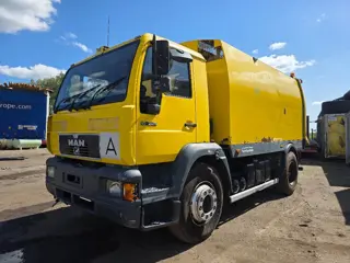 MAN LE 18.224 (bj 2000)