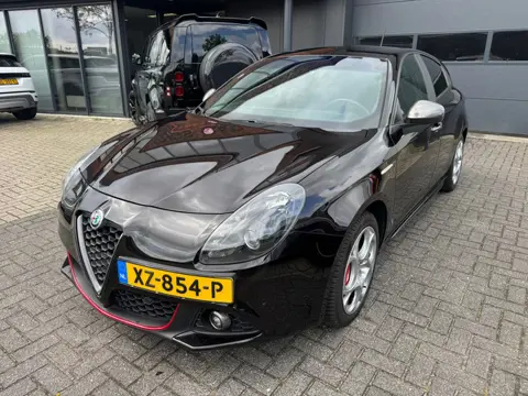 Alfa Romeo Giulietta 1.4 Turbo MultiAir Super AUTOMAAT TREKHAAK CLIMA VOL ORIG NL NAP