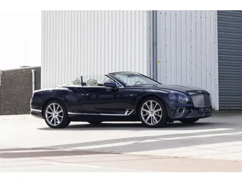 Bentley Continental GTC 4.0 V8