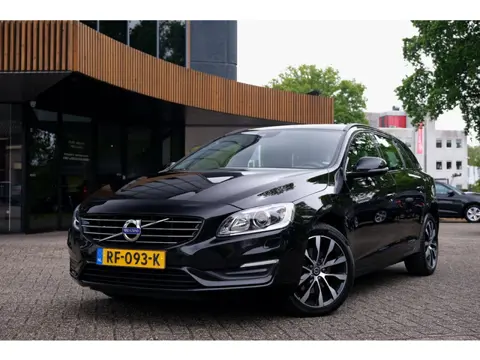 Volvo V60 1.5 T3 Polar+ Dynamic|Rijklaar!|Dealeronderhouden|Trekhaak|Stoelverwarming|Leer|