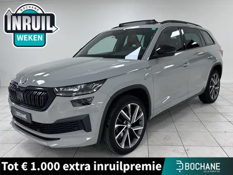 Skoda Kodiaq 1.5 TSI Sportline Business | PANORAMADAK | WEGKLAPBARE TREKHAAK | LEDEREN BEKLEDING