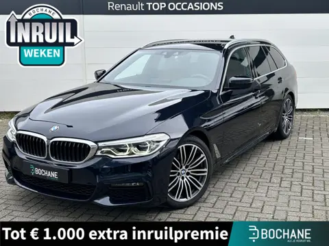 BMW 5-serie Touring 520i High Executive Edition | Navigatie | Parkeersensoren | Climate Control | El