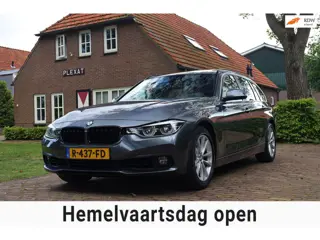 BMW 3-serie Touring 318i Executive Aut. | Panorama | Xenon | Stoelverwarming | HUD | Luxe Leder | El