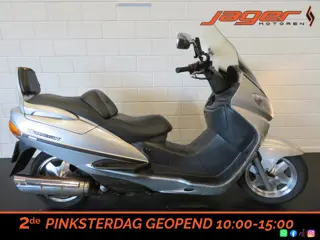 Suzuki BURGMAN 400 DEGELIJKE SCOOTER!! (bj 2000)