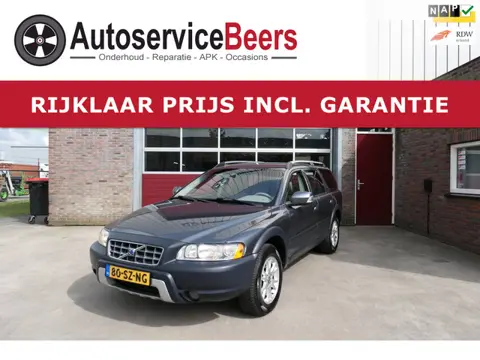 Volvo XC70 2.5 T Kinetic, Zeer netjes, All-seasons, trekhaak, PDC, Cruise control, leder