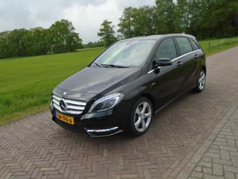 Mercedes-Benz B-Klasse 180 Ambition XENON TRKHAAK PDC