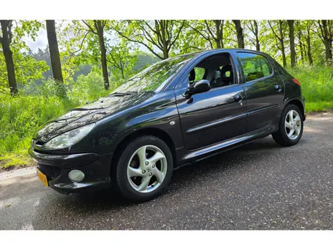 Peugeot 206 1.6-16V Griffe - NL Auto - 2e Eigenaar - Leder -