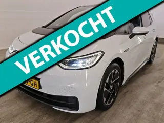 Volkswagen ID.3 58 kWh 204pk Pro | SOH 93% | Panoramadak | Trekhaak | Stoelverwarming | 18" | CarPla