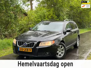 Volvo V70 2.5T Momentum | Automaat + Lederbekleding + Navigatie |