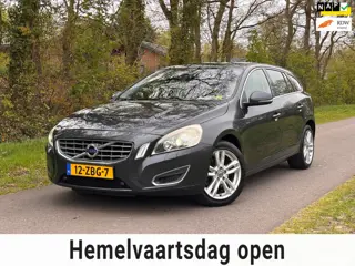 Volvo V60 1.6 T4 Summum | Cruise + Navi