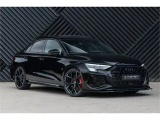 Audi RS3 2.5 TFSI Quattro ACC Pano HUD B&O Keramisch Massage Matrix Massage