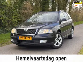 Skoda Octavia Combi 1.6 FSI Elegance | Airco + Cruise control Nu € 1.450,- !!!