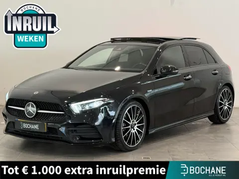 Mercedes-Benz A-klasse 200 Business Solution AMG | Matrix LED | Panoramadak | Lichtmetalen velgen 19