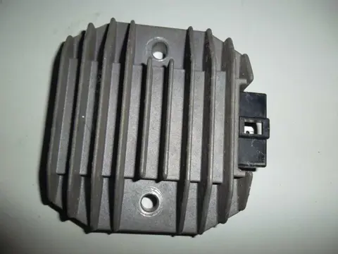 SPANNINGSREGELAAR Overig Peugot elysco 125 2000 - 2000