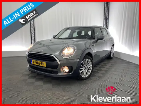 MINI Clubman 1.5 One Chili | Apple carplay | Navi | 17 inch | Parkeersensoren | Cruise control | Sto