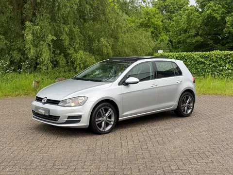 Volkswagen Golf 1.2 TSI High Line PANO I PDC I R LINE VELGEN I NWE APK I WEINIG KM