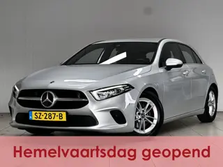 Mercedes-Benz A-Klasse 200 Advantage /AUTOMAAT! /Camera /LED Koplampen /Zwarte Hemel! /Lane Assist /