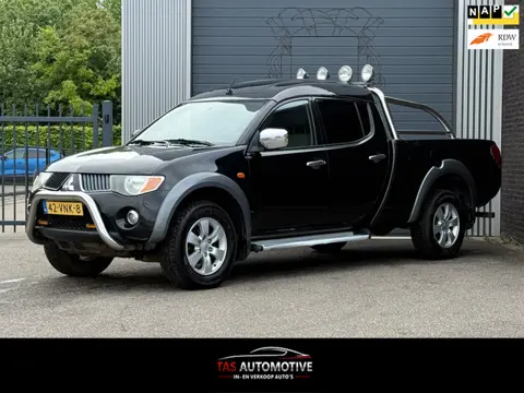 Mitsubishi L 200 2.5 DI-D Double Cab Intense 4X4 / CLIMA