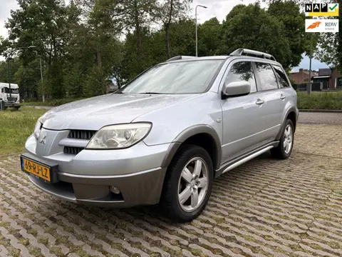 Mitsubishi Outlander 2.4 Sport 4WD - airco - 4x4
