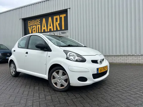 Toyota Aygo 1.0-12V Now | 5 DEURS | AIRCO | APK 04-2027 |