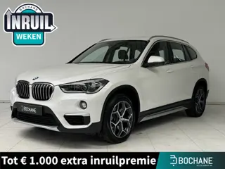 BMW X1 sDrive20i High Executive | Panoramadak | Trekhaak | Leder | Achteruitrijcamera |
