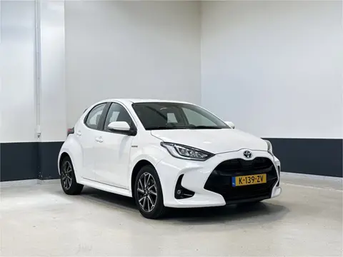 Toyota Yaris 1.5 Hybrid Dynamic | Apple Carplay/ Android auto | Navigatie | Camera | NL | 1 Eig |