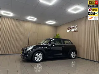 Mini Mini 1.5 Cooper Business * Navigatie / Cruise control / LM Velgen / NL Auto *
