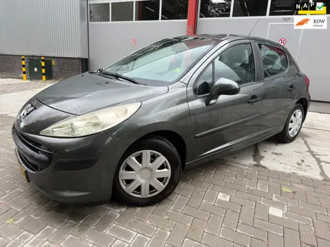 Peugeot 207 1.4-16V XR