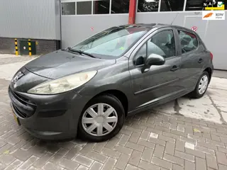 Peugeot 207 1.4-16V XR