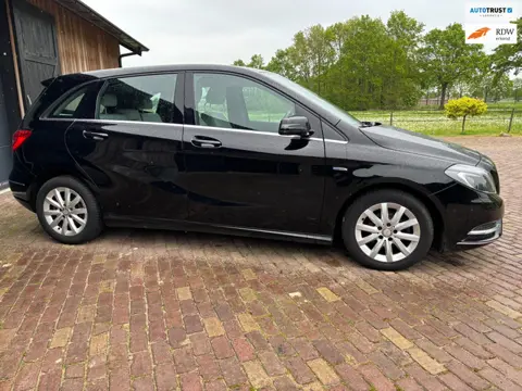 Mercedes-Benz B-klasse 180 Ambition, AUTOMAAT ,NAVI , TREKHAAK,
