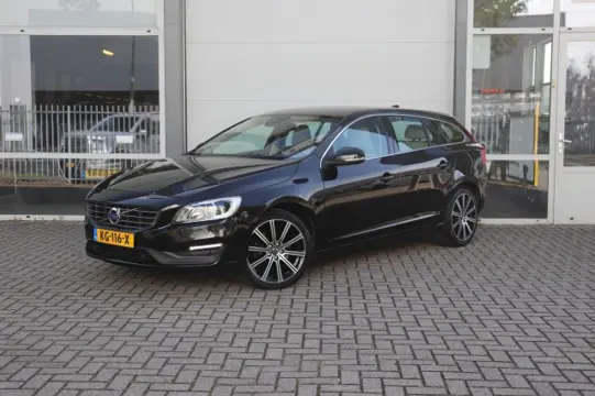 VOLVO V60 2.0 T4 R-DESIGN AUT/1E EIG/DEALERONDERH./STOEL.VERW/TREKHAAK
