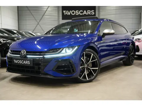 Volkswagen Arteon Shooting Brake 2.0 TSI R 320PK * Pano - Kuipstoelen - Trekhaak - 360° Cam - 20" - 
