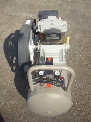 Compressor 2,2kW 230V 10 bar 100L tank