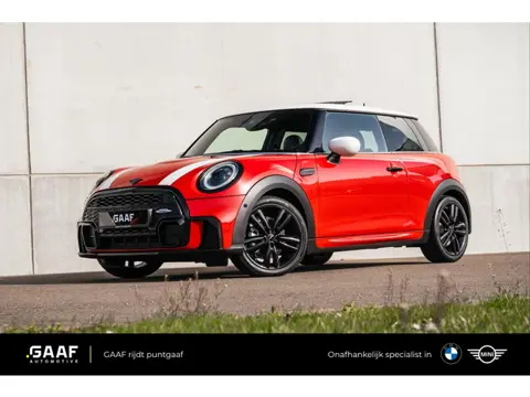 MINI 1.5 Cooper JCW Trim | Pano Dak | Navi Prof | Stoel-/stuurverw | 17"
