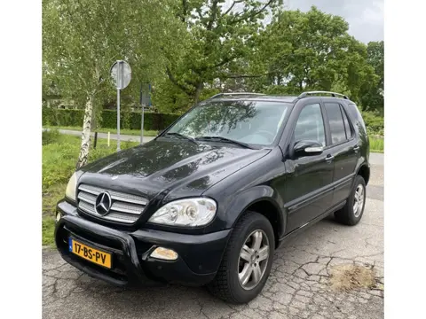 Mercedes-Benz M-Klasse ML 270 CDI Spec. Ed. (bj 2005)