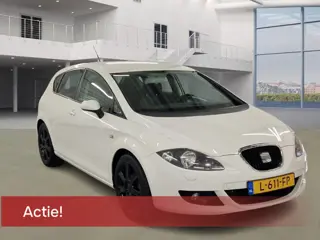 Seat Leon 1.4 TIJDELIJKE ACTIE: NU €500 KORTING - DEZE WEEK! Airco Nieuwe Apk Cruise control Parkeer