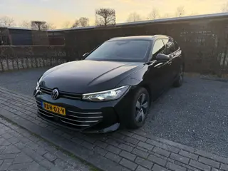 Volkswagen Passat Variant 1.5 eTSI Elegance Business 2025 | NIEUW | CarPlay | Stoelverwarming | Stoe
