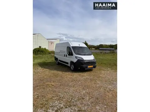 Peugeot Boxer 2.2 BlueHDi 140 S&S L2H2 3.3t | Achteruitrijcamera | Parkeersensoren | Climate control