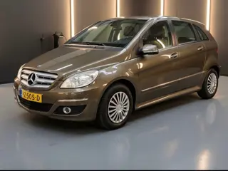 Mercedes-Benz B-klasse 180 Business Class-automaat-airco-pdc-trekhaak