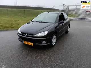 Peugeot 206 1.4 Forever 94000km NAP!