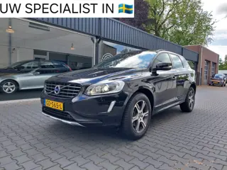 Volvo XC60 2.0T5 FWD Momentum Dealer onderhouden Xenon Telefoon Origineel NL Navi PDC Regensensor Tr