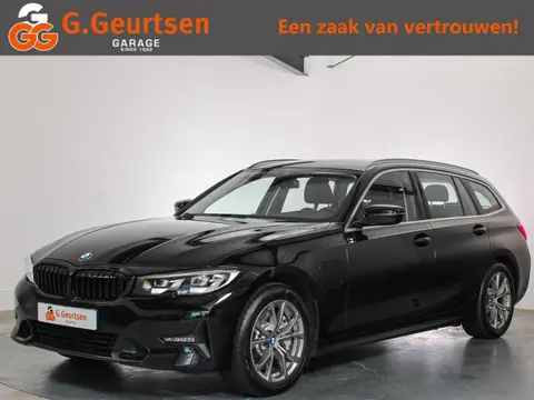 BMW 3-serie Touring 330e Business Edition Plus Trekhaak, Sportstoelen, DAB, Cruise Control, Apple Ca