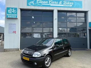 Renault Clio 1.6-16V RXE (bj 2000)